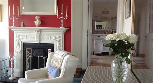 Bassets House Bed & Breakfast Истборн Екстериор снимка